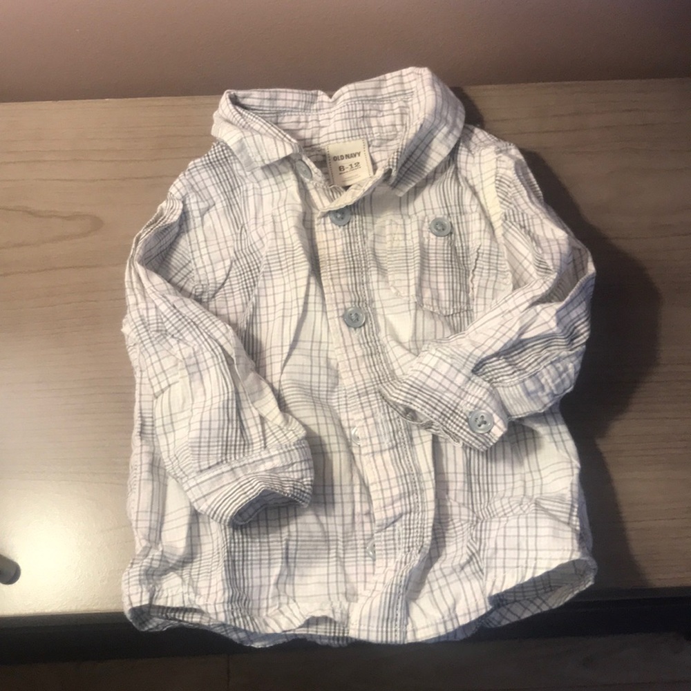 Plaid button down shirt - size6-12 months